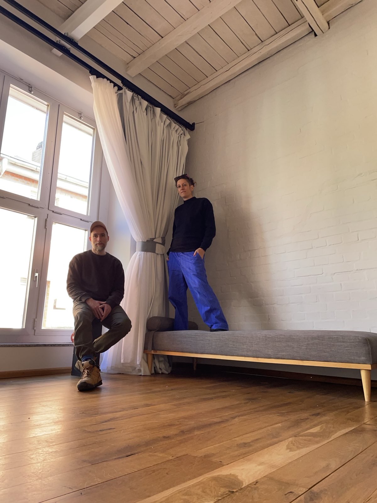 Specht & Sprung ist ein künstlerisch-systemisches Beratungs- und Vermittlungskollektiv, das deutschlandweit tätig ist